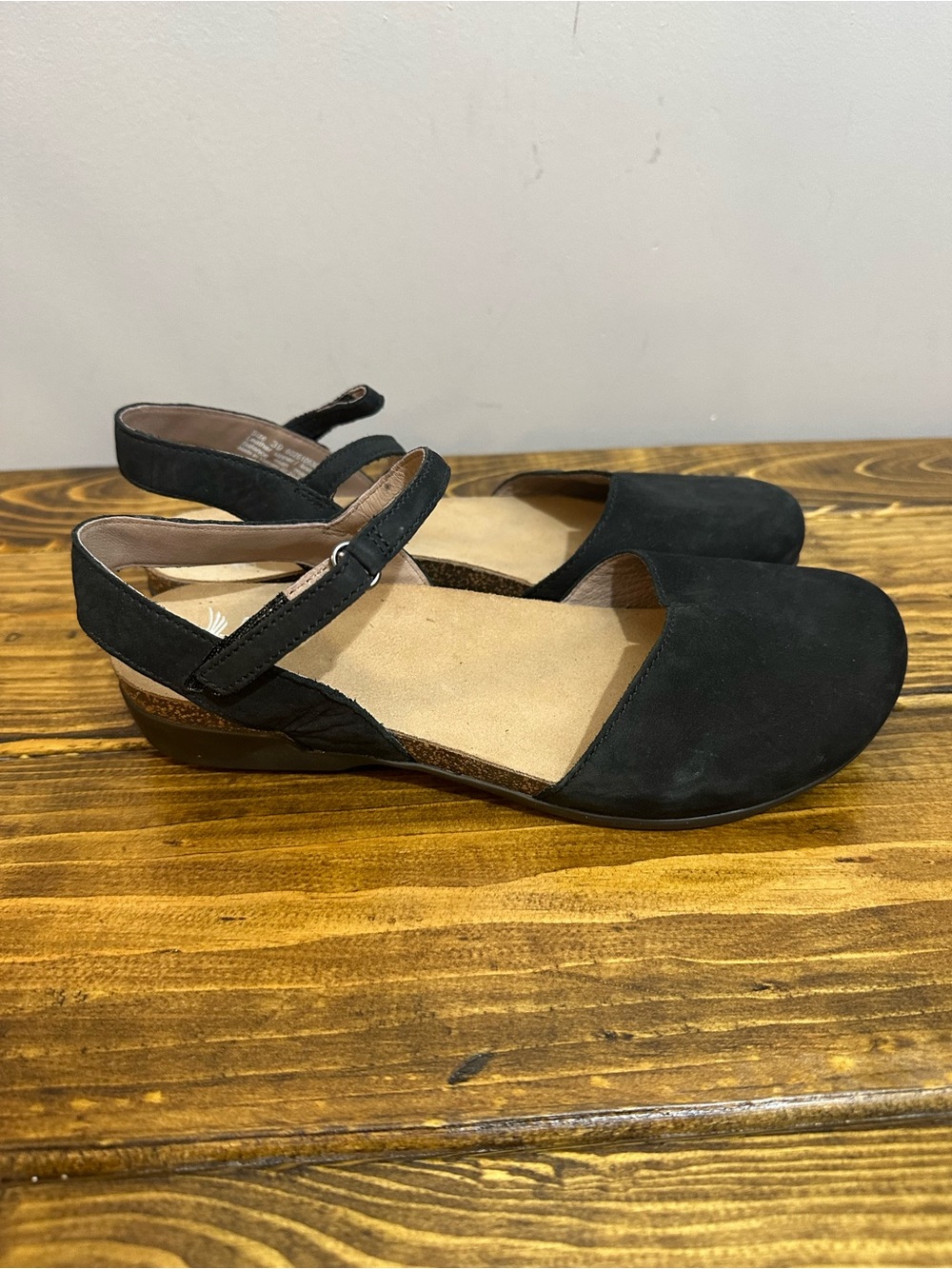 Dansko Size  Euro 39 US 8.5 Rowan Black  Milled Nubuck Mary Jane Comfort Shoes